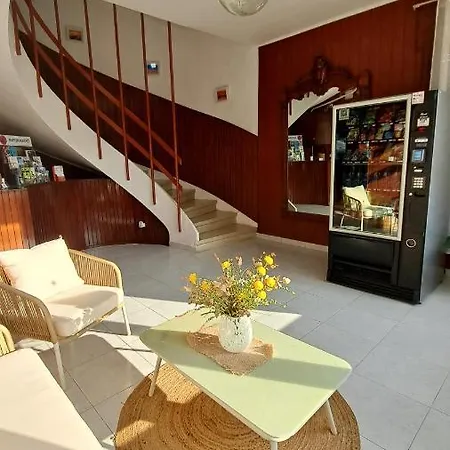 Montecarlo בית הארחה